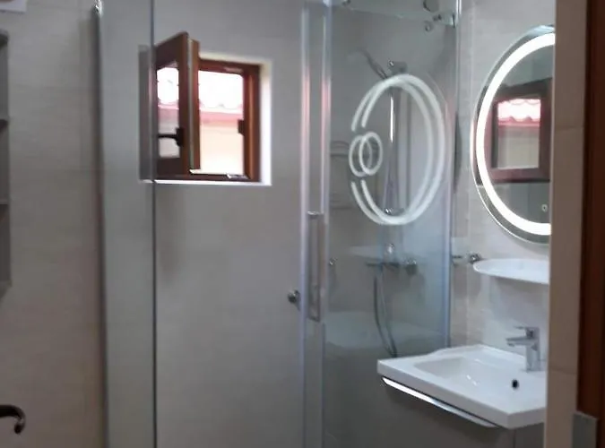 Casa Nina -camere Si * Eforie Nord